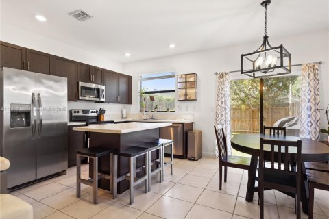Townhouse in Miami, Florida 3 bedrooms, 116.69 sq.m. № 1638700 - photo 10