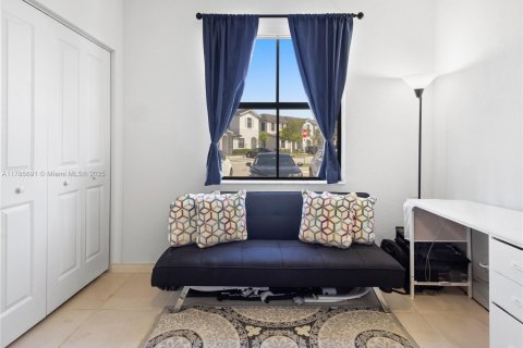 Townhouse in Miami, Florida 3 bedrooms, 116.69 sq.m. № 1638700 - photo 18