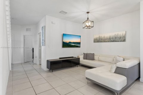 Townhouse in Miami, Florida 3 bedrooms, 116.69 sq.m. № 1638700 - photo 7