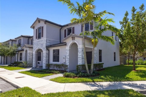 Townhouse in Miami, Florida 3 bedrooms, 116.69 sq.m. № 1638700 - photo 3