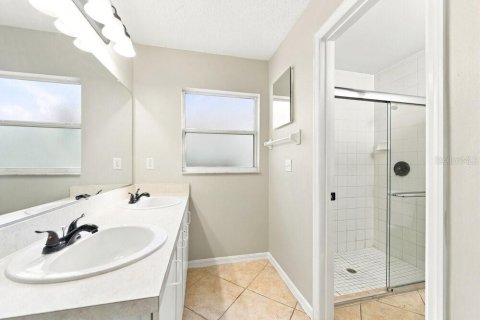 House in Clermont, Florida 3 bedrooms, 123.93 sq.m. № 2396161 - photo 12