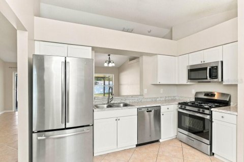 House in Clermont, Florida 3 bedrooms, 123.93 sq.m. № 2396161 - photo 8