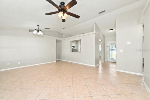 House in Clermont, Florida 3 bedrooms, 123.93 sq.m. № 2396161 - photo 6