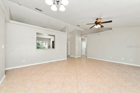 House in Clermont, Florida 3 bedrooms, 123.93 sq.m. № 2396161 - photo 5