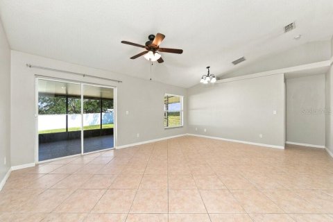 House in Clermont, Florida 3 bedrooms, 123.93 sq.m. № 2396161 - photo 3