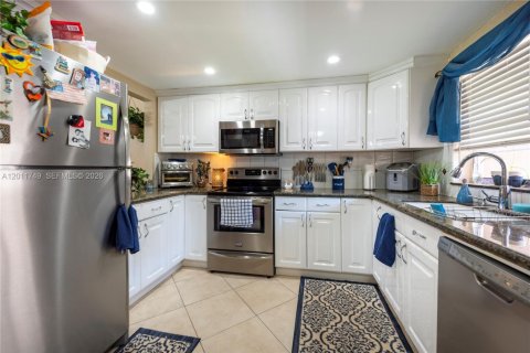 Condominio en venta en Davie, Florida, 2 dormitorios, 88.26 m2 № 2075414 - foto 4