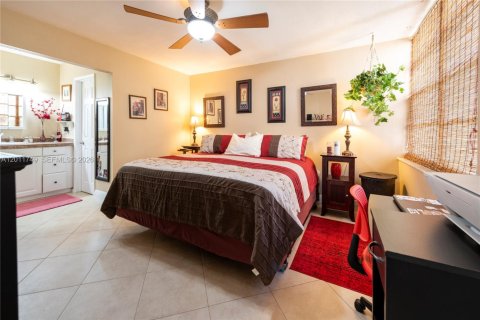 Condominio en venta en Davie, Florida, 2 dormitorios, 88.26 m2 № 2075414 - foto 18
