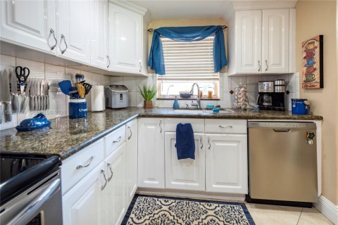 Condominio en venta en Davie, Florida, 2 dormitorios, 88.26 m2 № 2075414 - foto 3
