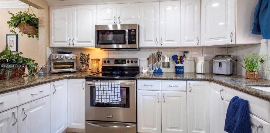 Condominio en Davie, Florida, 2 dormitorios  № 2075414