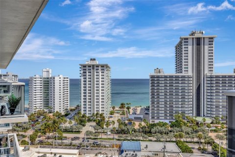 Condo in Fort Lauderdale, Florida, 2 bedrooms  № 1921652 - photo 3