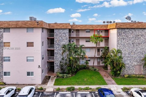 Condominio en venta en Davie, Florida, 1 dormitorio, 68.84 m2 № 2076878 - foto 26