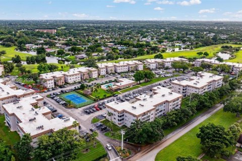 Condominio en venta en Davie, Florida, 1 dormitorio, 68.84 m2 № 2076878 - foto 28