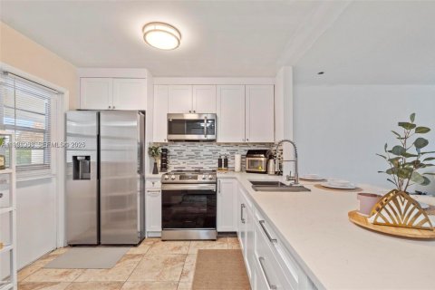 Condominio en venta en Davie, Florida, 1 dormitorio, 68.84 m2 № 2076878 - foto 4