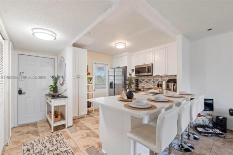 Condominio en Davie, Florida, 1 dormitorio  № 2076878