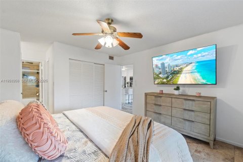 Condominio en venta en Davie, Florida, 1 dormitorio, 68.84 m2 № 2076878 - foto 15