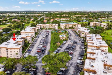 Condominio en venta en Davie, Florida, 1 dormitorio, 68.84 m2 № 2076878 - foto 24