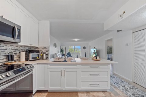 Condominio en venta en Davie, Florida, 1 dormitorio, 68.84 m2 № 2076878 - foto 5