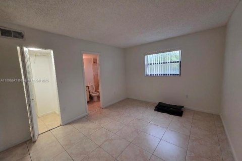 Appartement à louer à Miami, Floride: 2 chambres, 80.55 m2 № 1947680 - photo 4