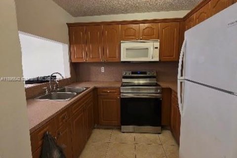 Appartement à louer à Miami, Floride: 2 chambres, 80.55 m2 № 1947680 - photo 11