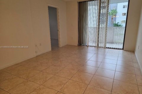 Appartement à louer à Miami, Floride: 2 chambres, 80.55 m2 № 1947680 - photo 2