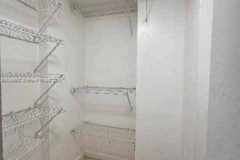 Appartement à louer à Miami, Floride: 2 chambres, 80.55 m2 № 1947680 - photo 6