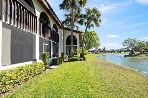 Condo in Lake Wales, Florida, 2 bedrooms  № 1723942 - photo 4
