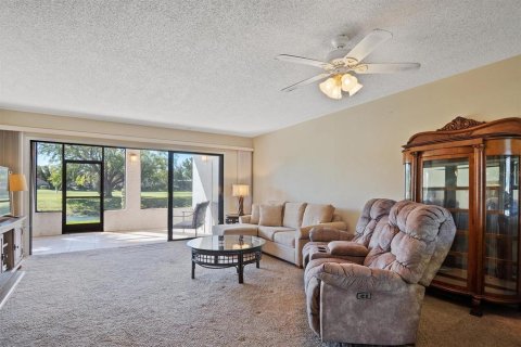 Condo in Lake Wales, Florida, 2 bedrooms  № 1723942 - photo 14