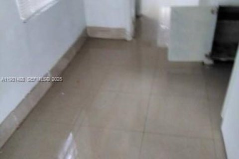 Снять в аренду квартиру в Майами, Флорида 2 спальни, 234.58м2, № 2034576 - фото 3