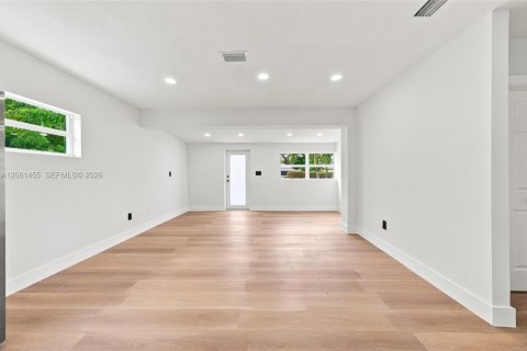 Villa ou maison à vendre à Miami, Floride: 4 chambres, 152.45 m2 № 2341249 - photo 9