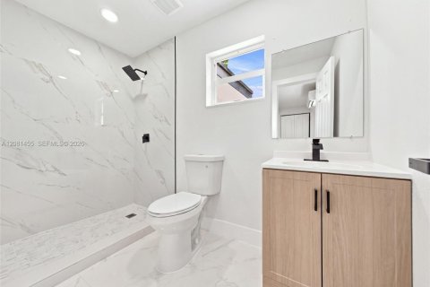 Villa ou maison à vendre à Miami, Floride: 4 chambres, 152.45 m2 № 2341249 - photo 19