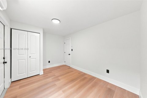 Villa ou maison à vendre à Miami, Floride: 4 chambres, 152.45 m2 № 2341249 - photo 18