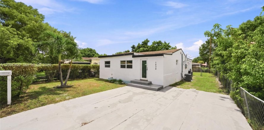 Villa ou maison à Miami, Floride 4 chambres, 152.45 m2 № 2341249