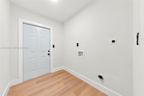 Villa ou maison à vendre à Miami, Floride: 4 chambres, 152.45 m2 № 2341249 - photo 21