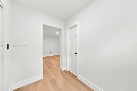 Villa ou maison à vendre à Miami, Floride: 4 chambres, 152.45 m2 № 2341249 - photo 25