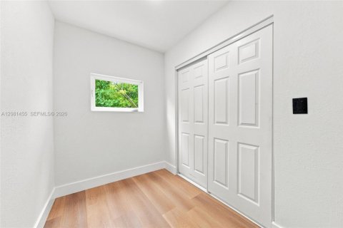 Villa ou maison à vendre à Miami, Floride: 4 chambres, 152.45 m2 № 2341249 - photo 24