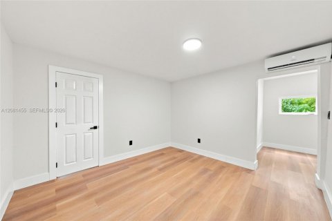Villa ou maison à vendre à Miami, Floride: 4 chambres, 152.45 m2 № 2341249 - photo 23