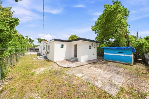 Villa ou maison à vendre à Miami, Floride: 4 chambres, 152.45 m2 № 2341249 - photo 29