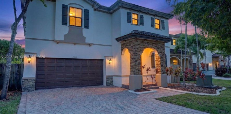 Villa ou maison à Homestead, Floride 5 chambres, 310.29 m2 № 2146476