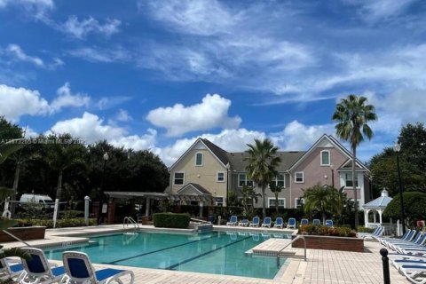 Condo in Orlando, Florida, 2 bedrooms  № 1981441 - photo 25
