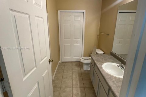 Condo in Orlando, Florida, 2 bedrooms  № 1981441 - photo 17