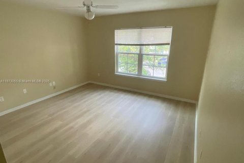 Condo in Orlando, Florida, 2 bedrooms  № 1981441 - photo 12