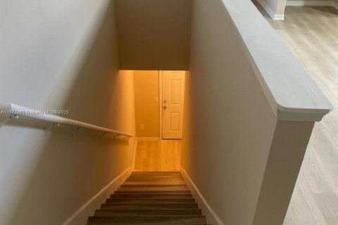 Condo in Orlando, Florida, 2 bedrooms  № 1981441 - photo 11