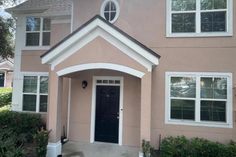 Condo in Orlando, Florida, 2 bedrooms  № 1981441 - photo 1
