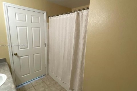 Condo in Orlando, Florida, 2 bedrooms  № 1981441 - photo 19