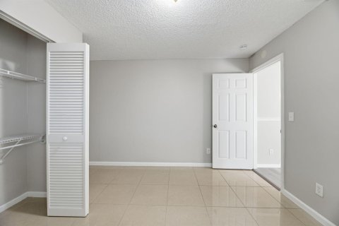Casa en venta en Coconut Creek, Florida, 4 dormitorios, 196.49 m2 № 2242645 - foto 18