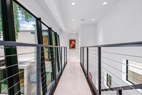 Casa en venta en Fort Lauderdale, Florida, 4 dormitorios, 368.26 m2 № 2420676 - foto 19