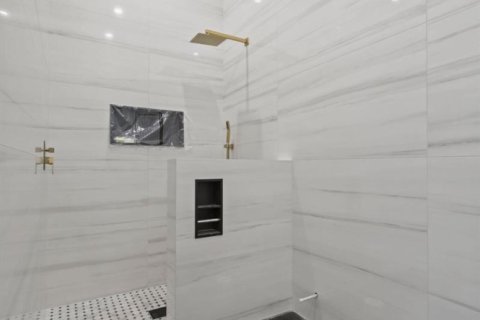 House in Boca Raton, Florida 7 bedrooms, 768.86 sq.m. № 2088404 - photo 23