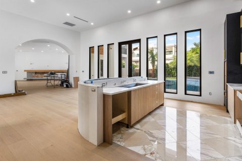 House in Boca Raton, Florida 7 bedrooms, 768.86 sq.m. № 2088404 - photo 18