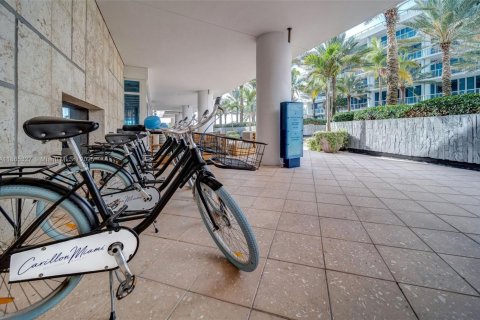 Condo in Miami Beach, Florida, 1 bedroom  № 1920299 - photo 12