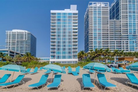 Condo in Miami Beach, Florida, 1 bedroom  № 1920299 - photo 7